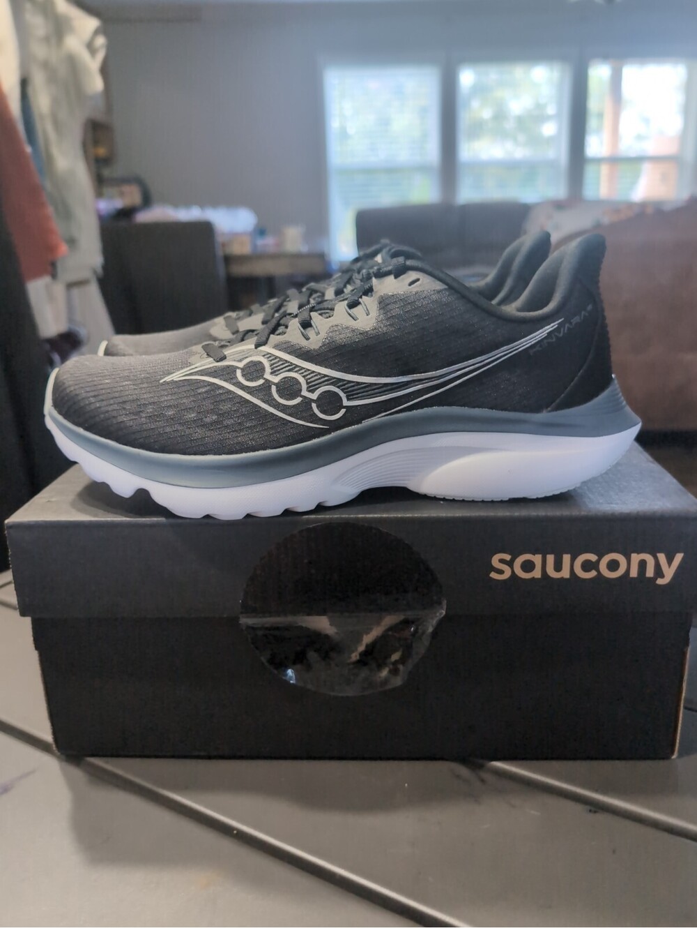 Saucony Men's Kinvara 16 Running Shoes Size 10